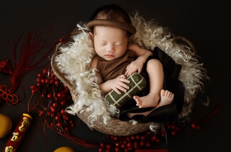 Elfe avec bébé : présentation de cette figurine décorative
